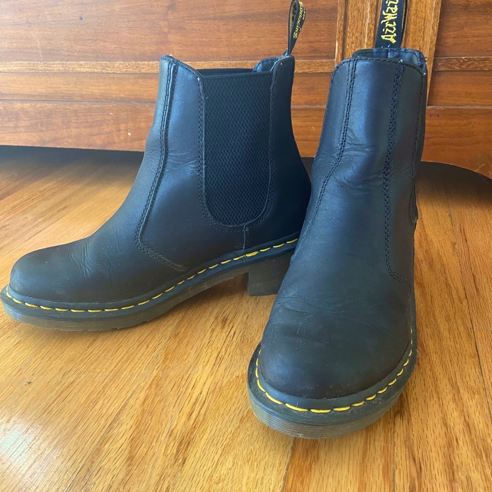 Dr.Martens woman’s Cadence leather heeled Chelsea boot